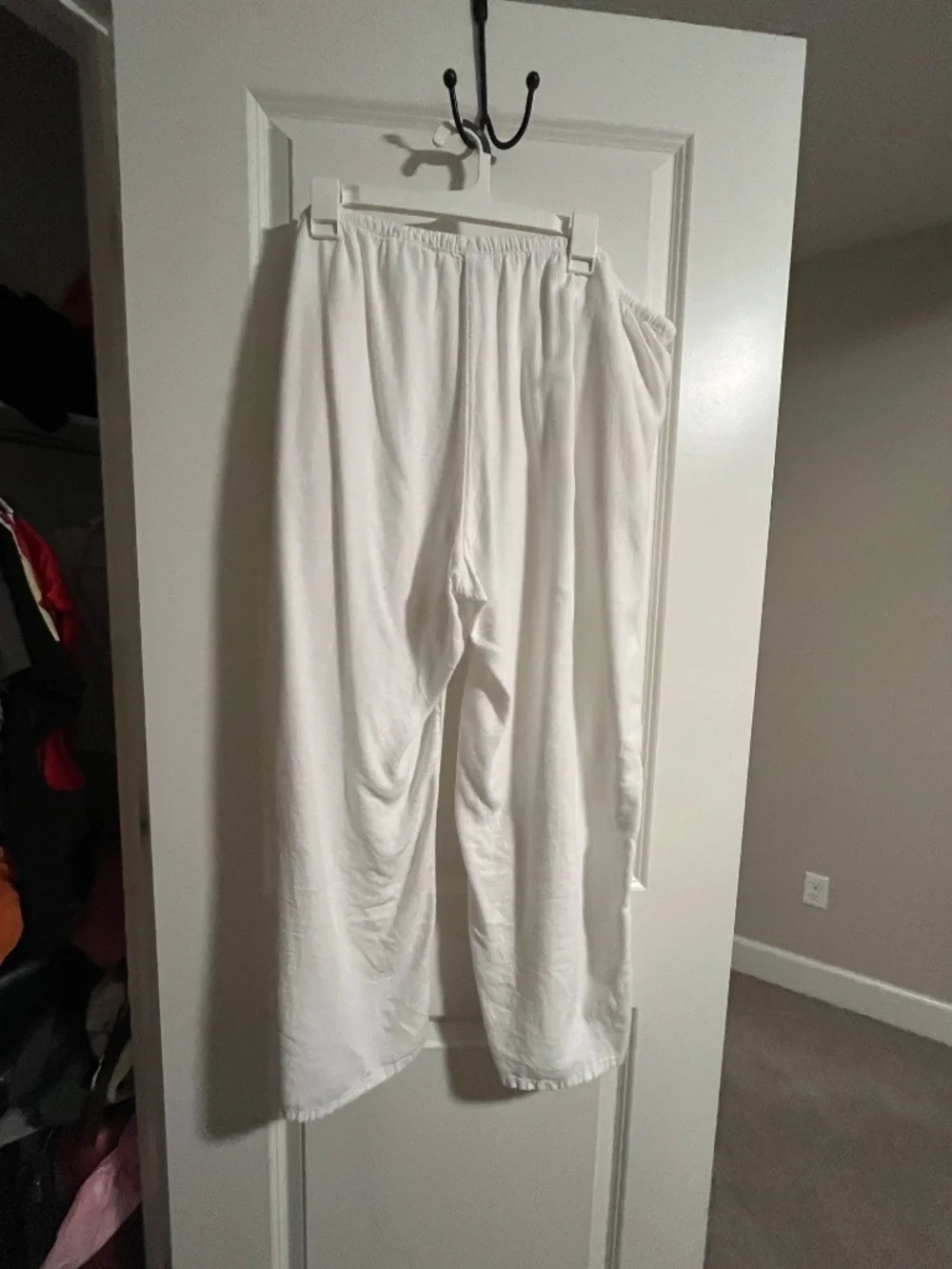 Linen pants - Picture 2 of 3